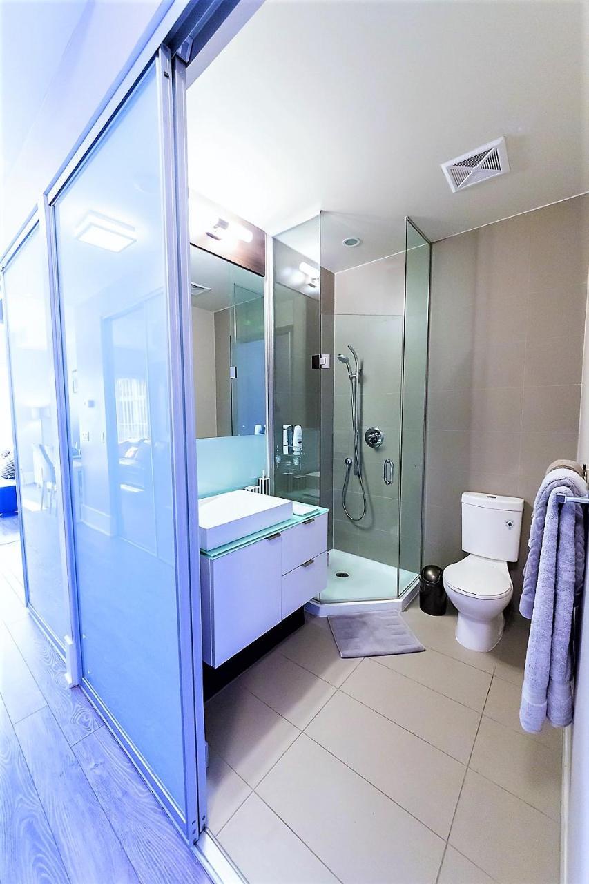 Upscale Suite At Cn Tower, Metro Convention & Rogers Centre Торонто Экстерьер фото