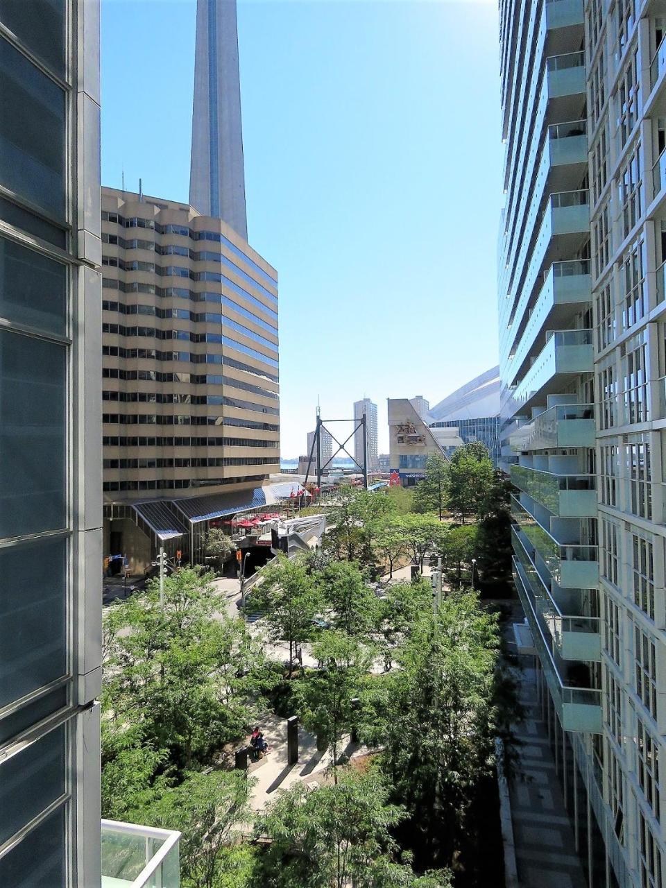 Upscale Suite At Cn Tower, Metro Convention & Rogers Centre Торонто Экстерьер фото